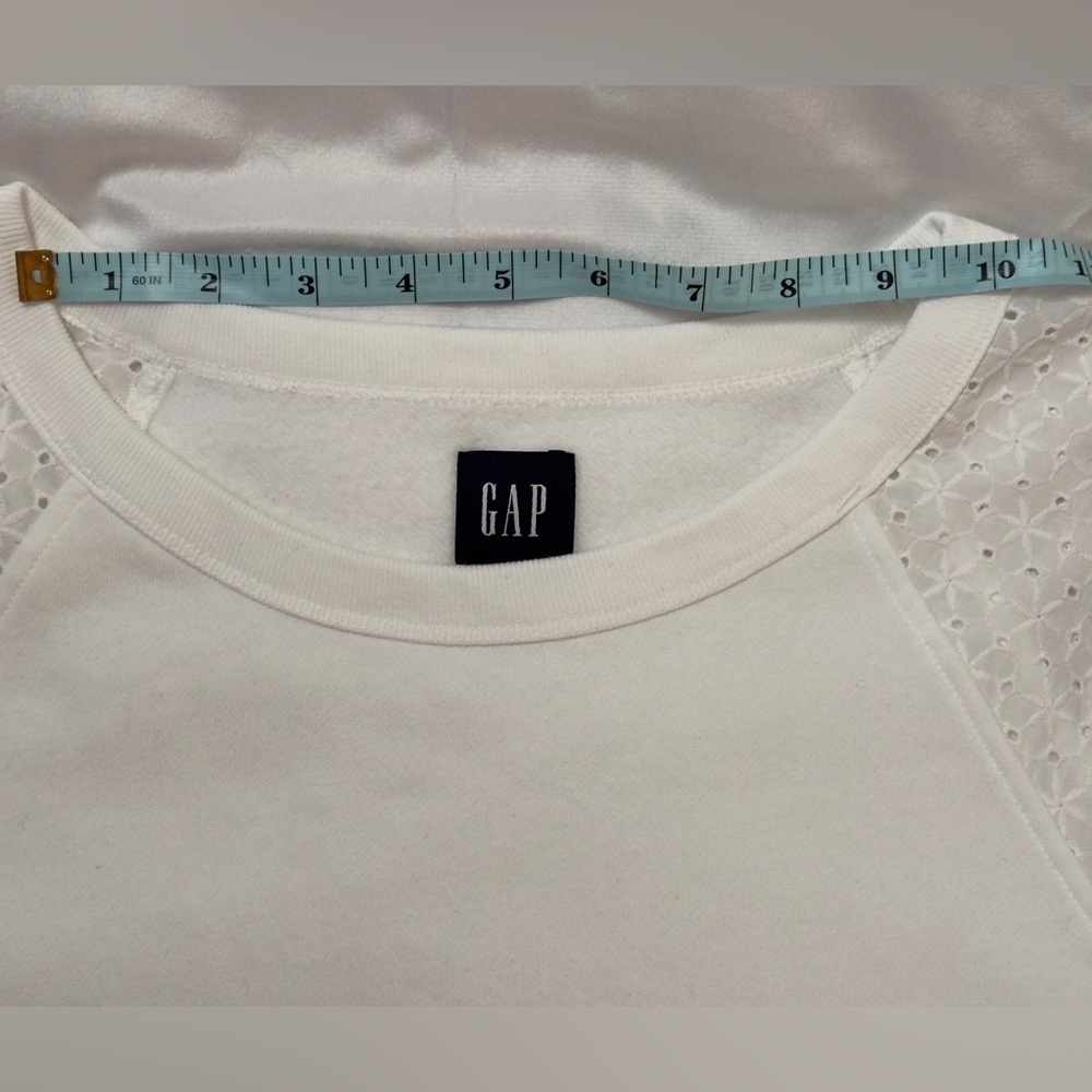 Gap size L “new off white” sweatshirt, eyelet sleeves. NWOT, sold out at Gap! - Picture 8 of 13